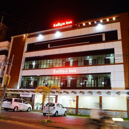 Sathya Inn Guruvāyūr Buitenkant foto