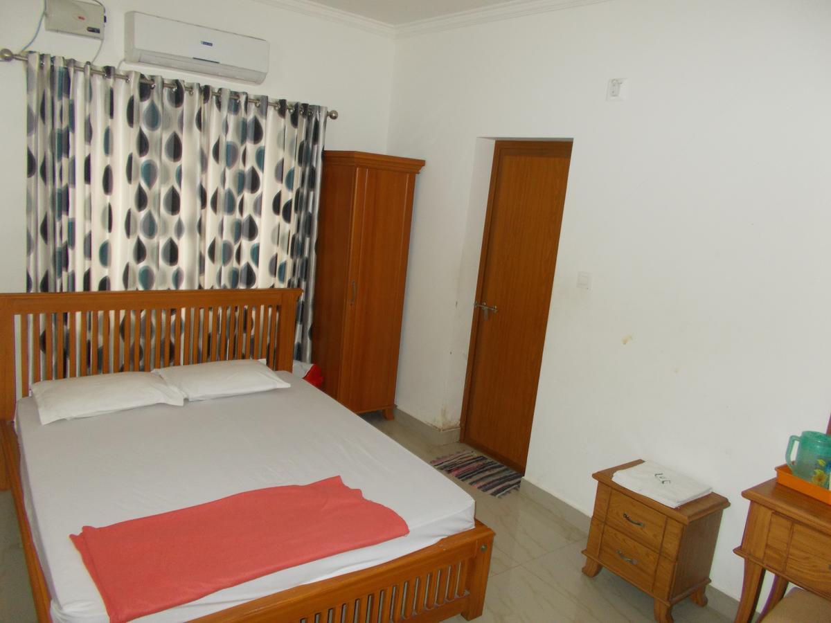 Sathya Inn Guruvāyūr Buitenkant foto