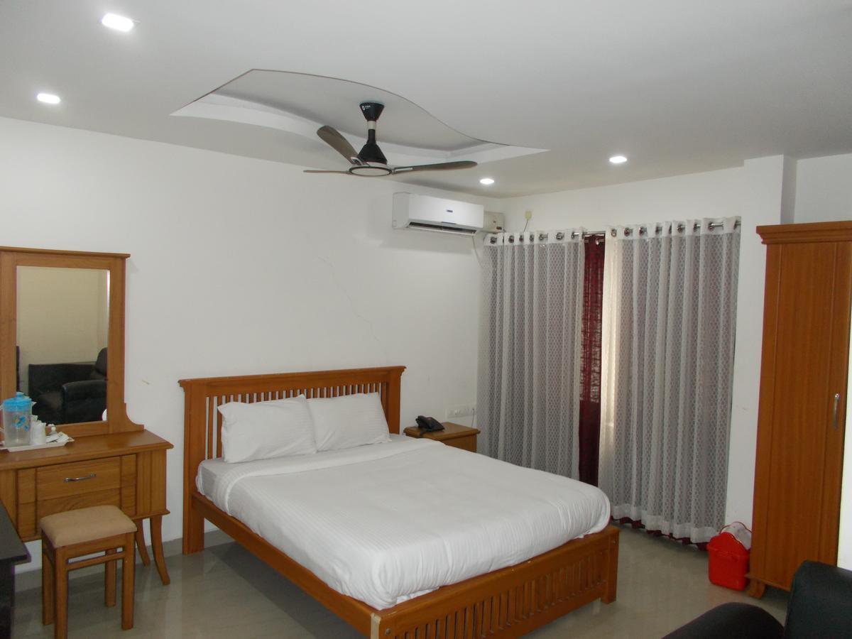 Sathya Inn Guruvāyūr Buitenkant foto