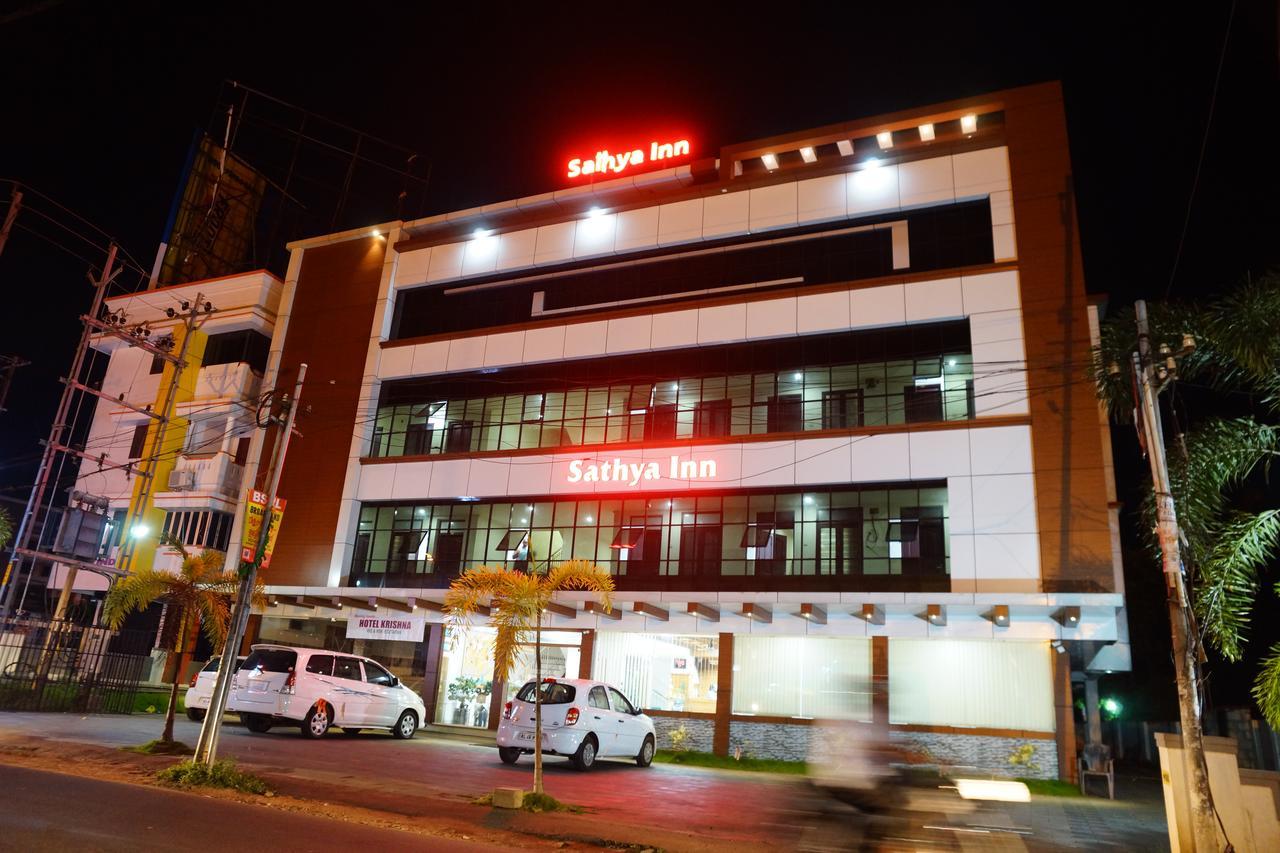 Sathya Inn Guruvāyūr Buitenkant foto