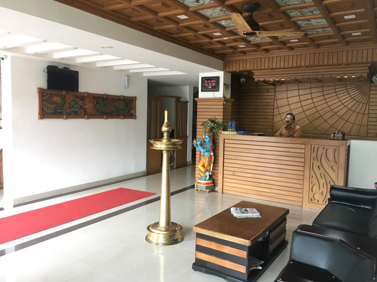 Sathya Inn Guruvāyūr Buitenkant foto