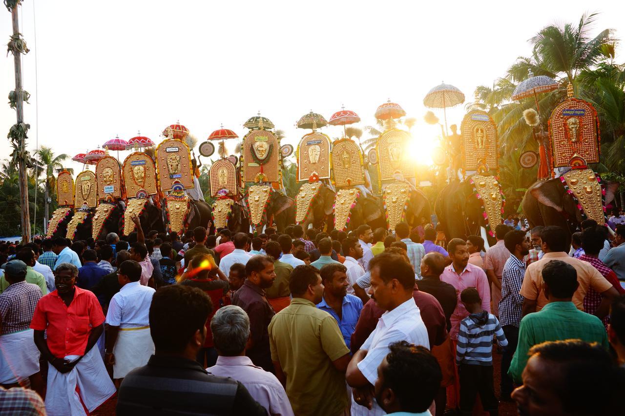 Sathya Inn Guruvāyūr Buitenkant foto